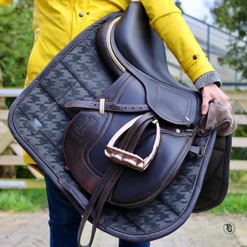 Saddles + Stirrups